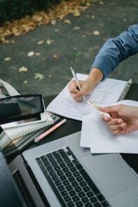 Rédaction d'un rapport de stage de comptabilité. Aide en ligne. Faire un bon rapport de stage de comptabilité.