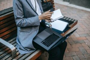 Faire un rapport de stage en ressources humaines (RH). Aide en ligne