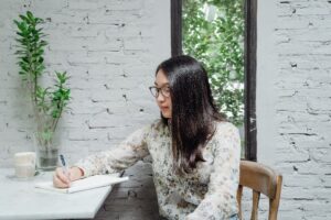 Rédaction d’un rapport de stage de communication : comment la réussir ? Aide en ligne