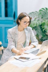 Mémoire en management: Aide à faire en ligne