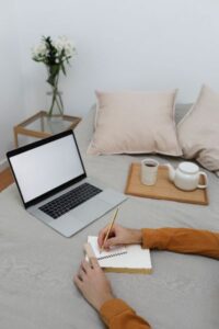 Mémoire et rapport de stage d'espagnol : rédaction et traduction