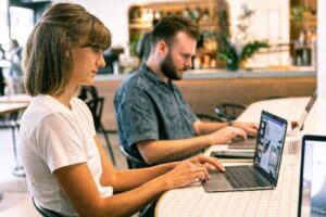 Faire un bilan de stage professionnel en français et en anglais